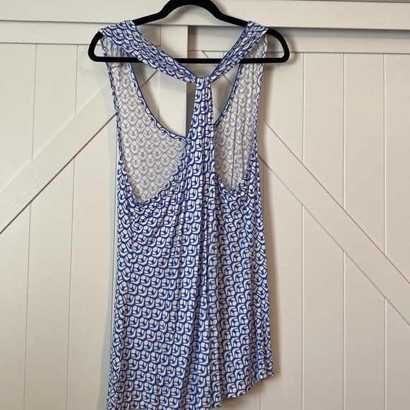 Banana Republic Blue & White Geometric Shape Cross Back Long Tank - Picture 2 of 5